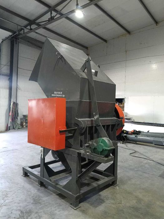 Дробилка со шнеком + двигателем 1000