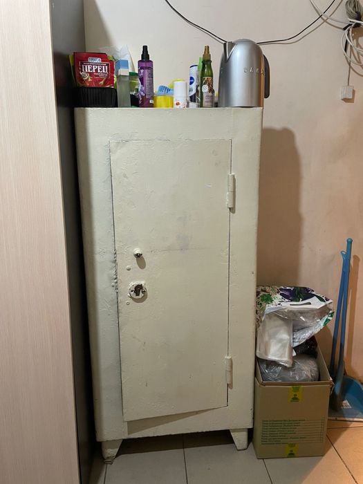 Сейф советскии старый