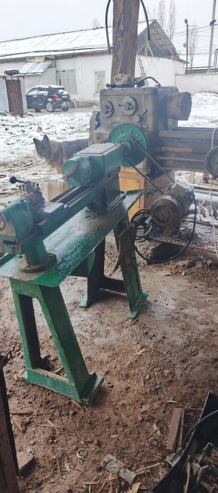 Токарный станок сотилади