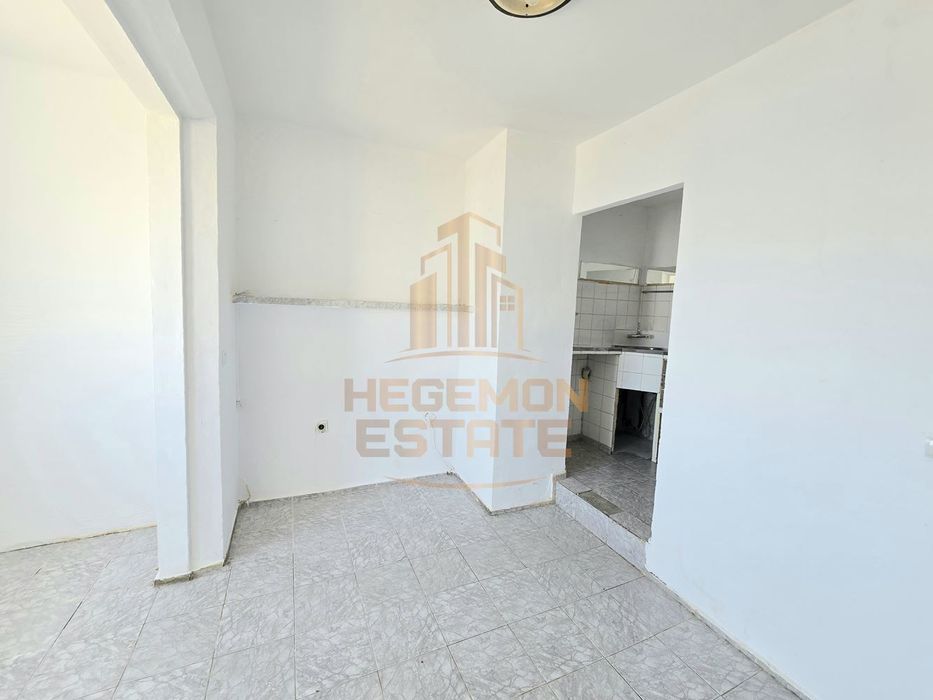 Продава се Тристаен апартамент в Варна, Владислав Варненчик - 50 кв.м за 1648 €/кв.м - Снимка #1