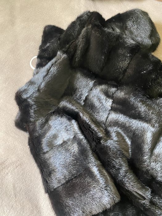 Норкова шуба. В отличном состонии . .