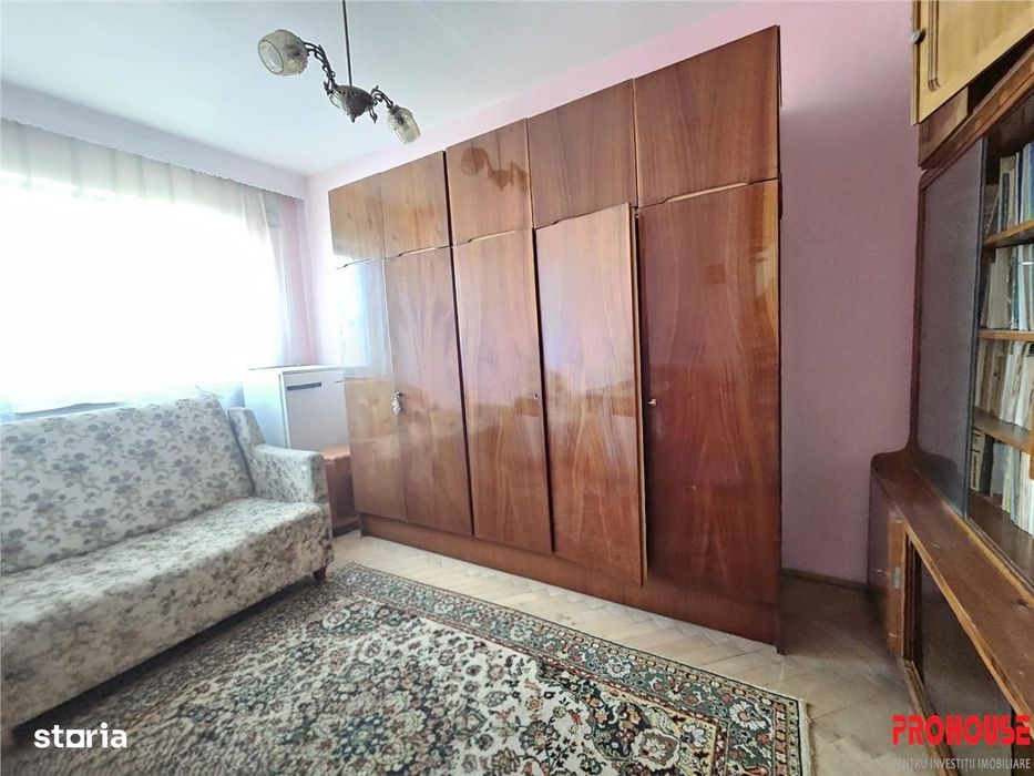 Buhusi - 3 camere  - etaj 3
