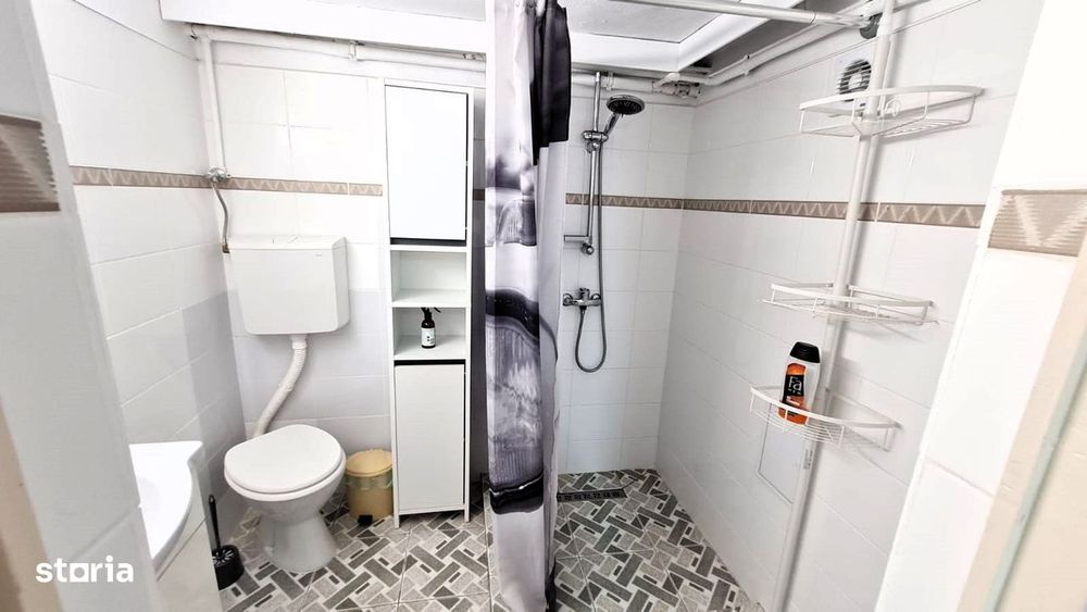 Apartament 2 camere la demisolul unei case,  zona Sub Arini