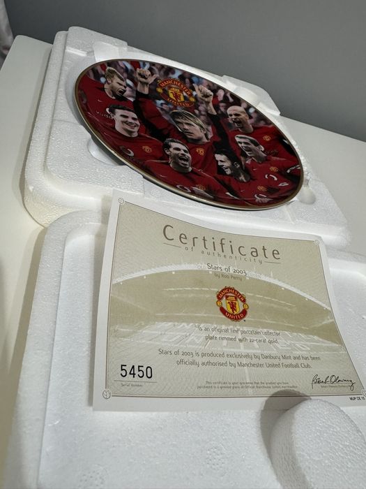 Колекционерска чиния Danbury Mint – Manchester United „Stars of 2003“ (със сертификат и кутия)