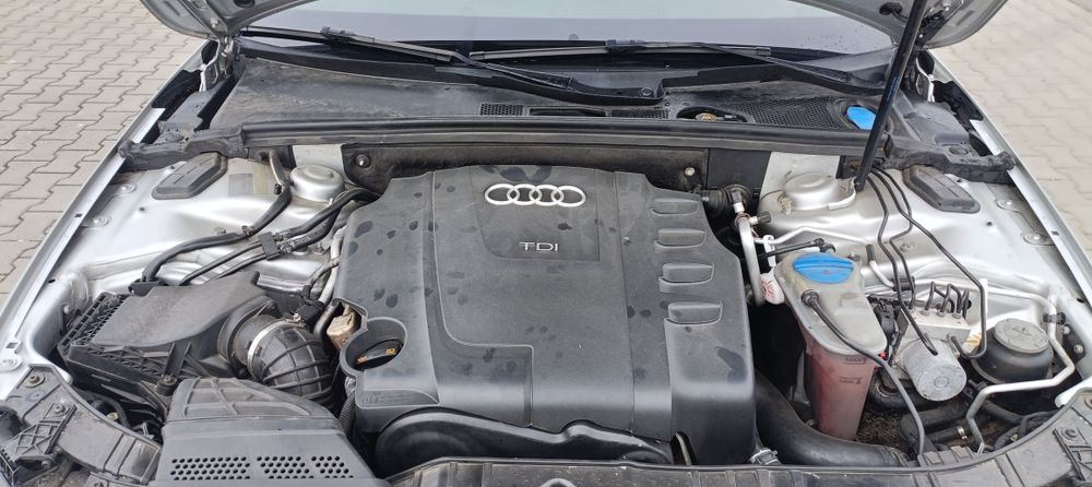 Vând Audi A4 b8 2011