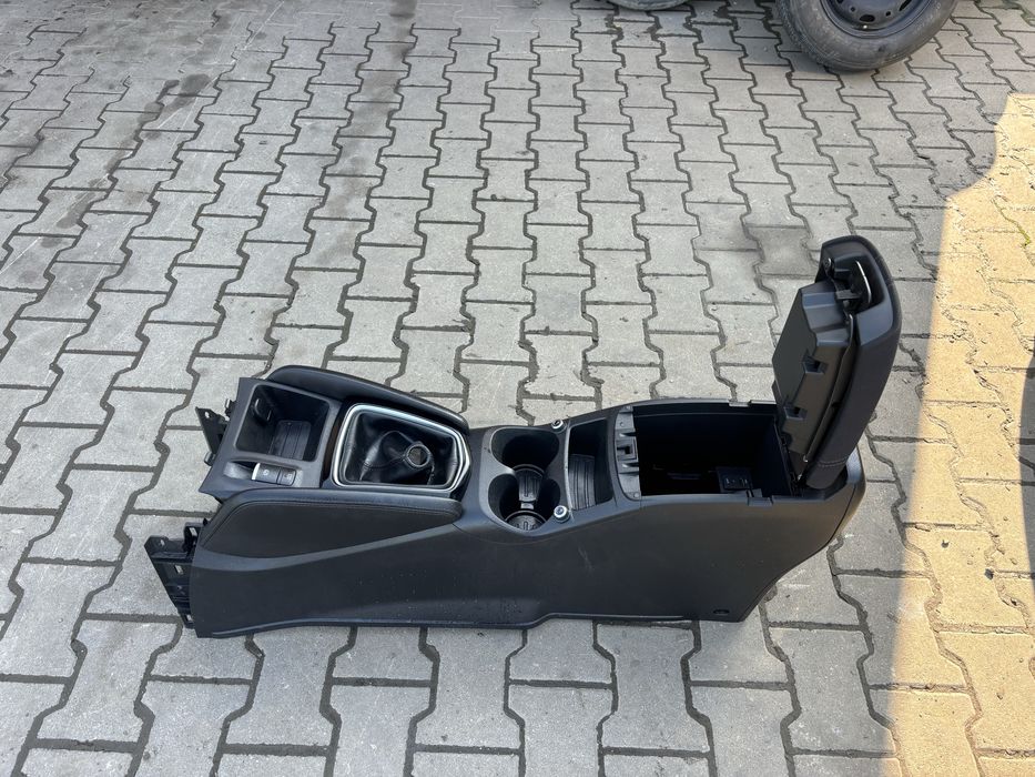 Cotiera consola centrala Nissan Qashqai J11