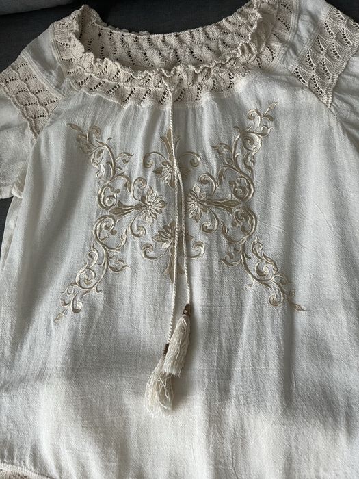 Compleu din in cu broderie