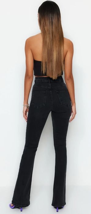 Дамско Черно бюстие ….