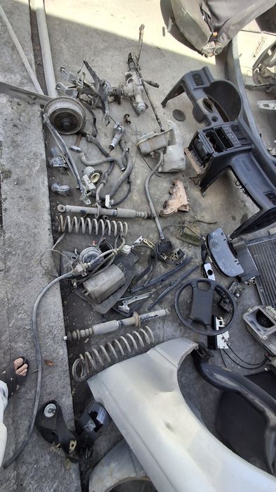 Продаю запчасти на Audi 80