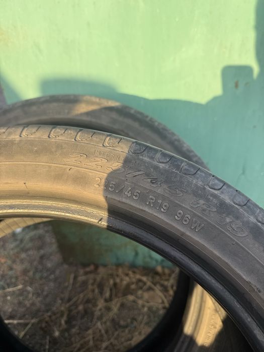 225/45/19 pirelli летняя резина комплект в хорошем состоянии,