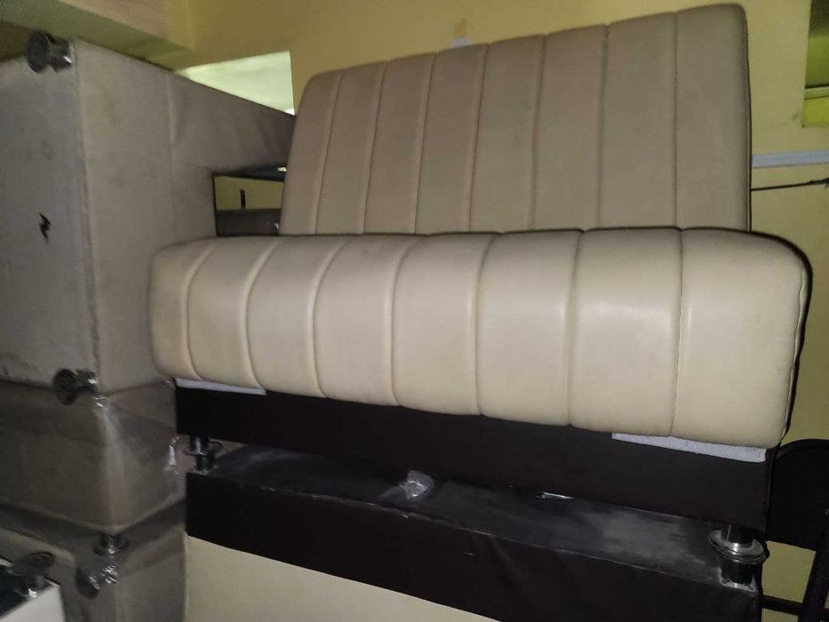 Офисная мебель срочно продаётся.