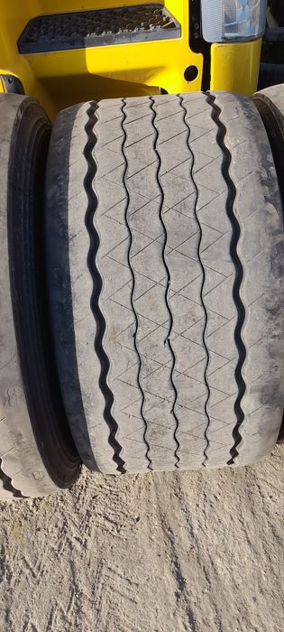 Roți mega 445.45 .19,5 şase buc. Şi 445.50.19,5 şase buc.