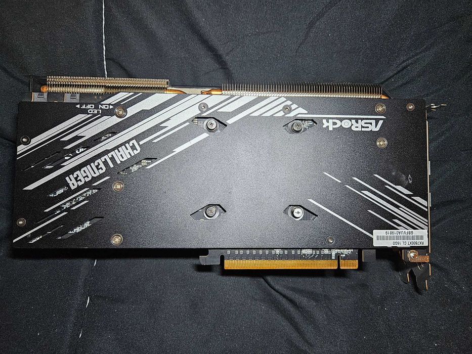 Видеокарта AMD RX 7800XT