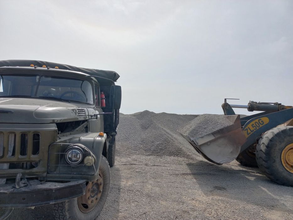 Гравий отсев песок грунт щебень Дрова швырок чурки зИл Газель Доставка