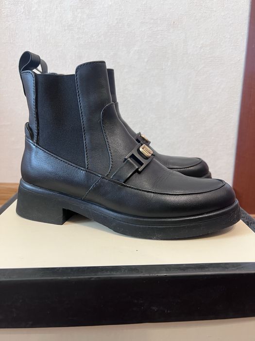 Женские ботинки