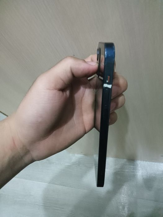 iPhone 12 проодаю срочно