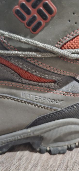 Продам кроссовки Columbia 42