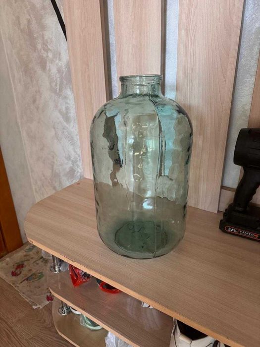 Продам банку 10 литровую