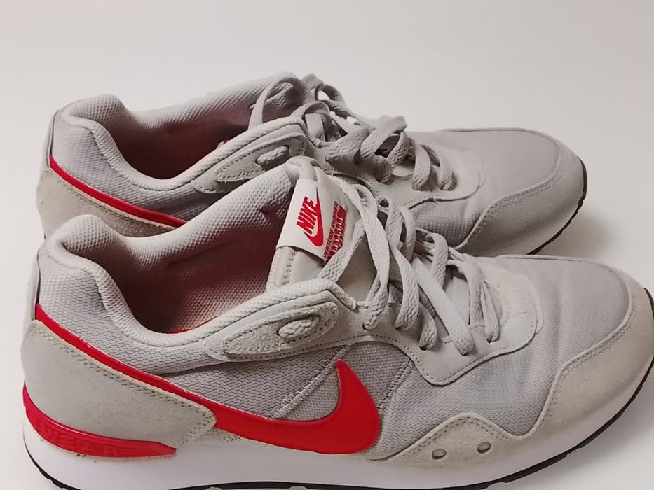 44.5 номер мъжки  Nike Venture Runner