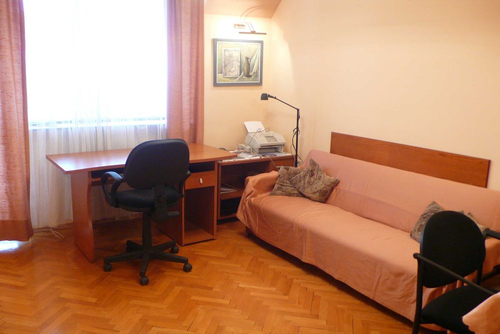 Дава се под наем Тристаен апартамент в София, Център - 86 кв.м за 550 € - Снимка #2