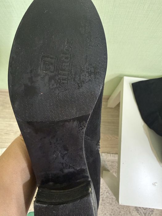 Продам натуральные замшевые сапоги