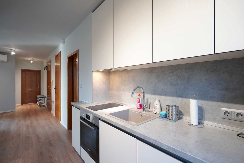 Дава се под наем Тристаен апартамент в Варна, Зимно кино Тракия - 134 кв.м за 999 € - Снимка #5