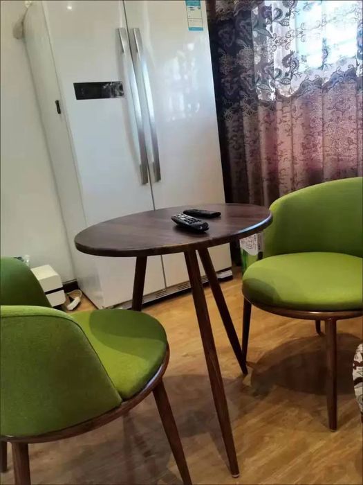 Комплект журнальный столик и два кресла