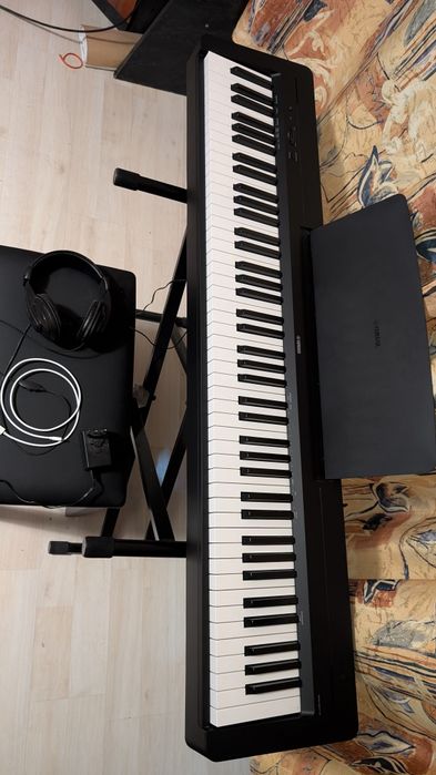 Pian Digital Yamaha P-145 Black și accesorii