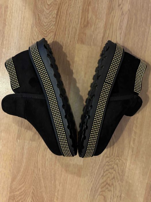 Vand ugg negre , nepurtate