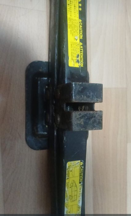 Домкрат тойота  продам