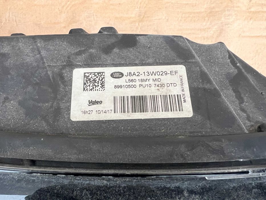 Far stanga / dreapta  Land Rover Velar J8A213W029EF J8A213W030EF