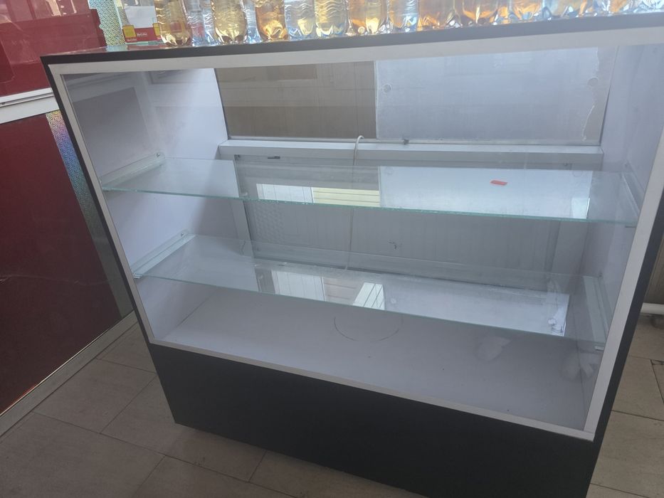 Холодильная витрина