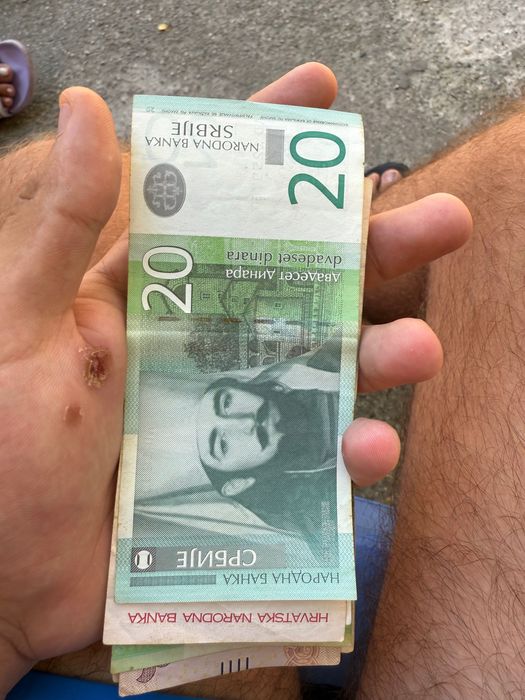 vând bancnote pentru colecționari