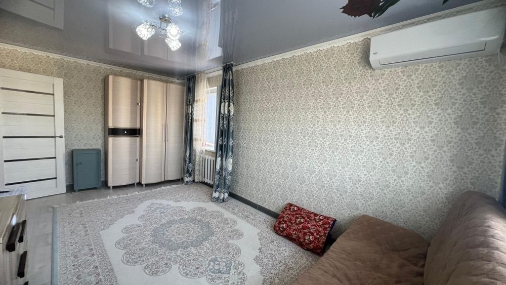 В Центре дом Народного Банка 3х комнатная на 3 этаже пр. Сатпаева 100