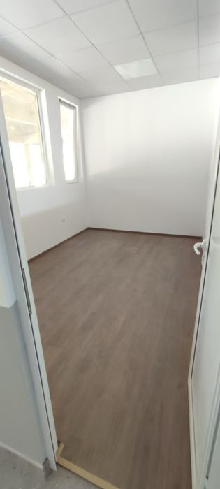 Склад с рампа под наем-след ремонт, с офис.