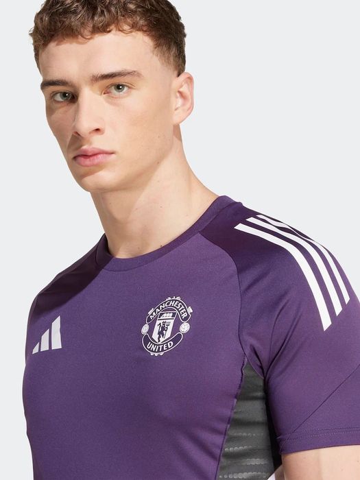Оригинална фланелка на Manchester United Tiro 25