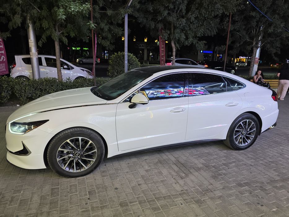 Hyundai sonata..