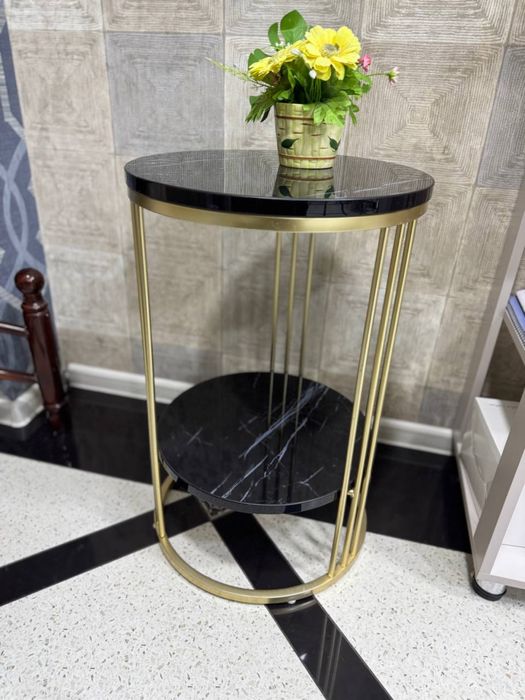 jurnaliniy stol sotiladi yengide