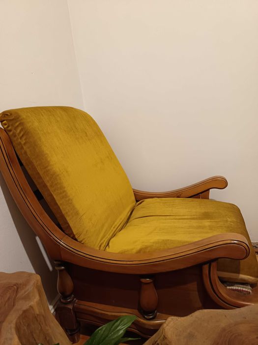Vând două fotolii lemn masiv