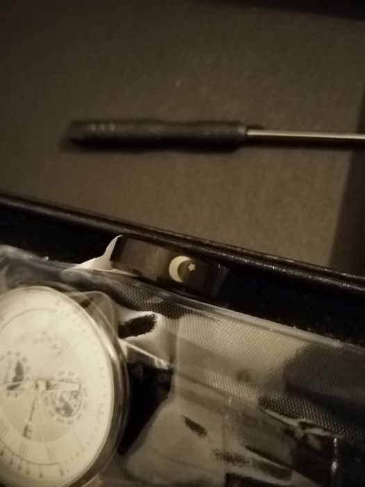 Продам часы . новыые