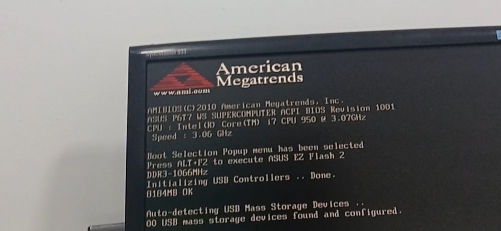 ASUS P6T7 WS SuperComputer (LGA1366) + i7-950