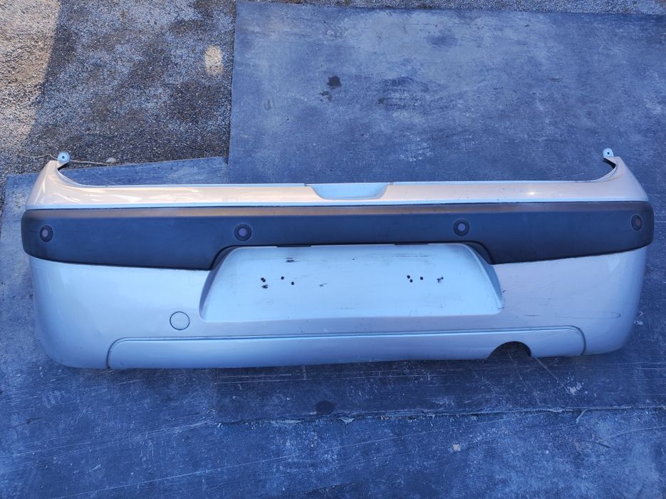 Задна броня за Пежо-1007(с парктроник)