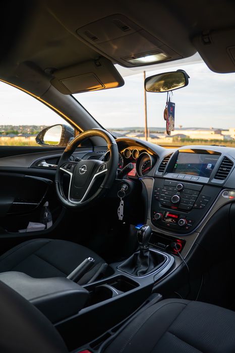 Opel Insignia 2011
