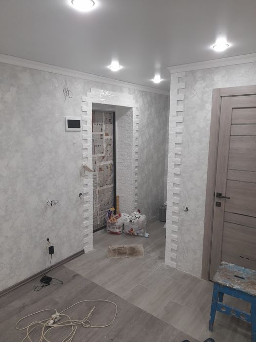 Кафель,ламинат,линолеум,плинтус.