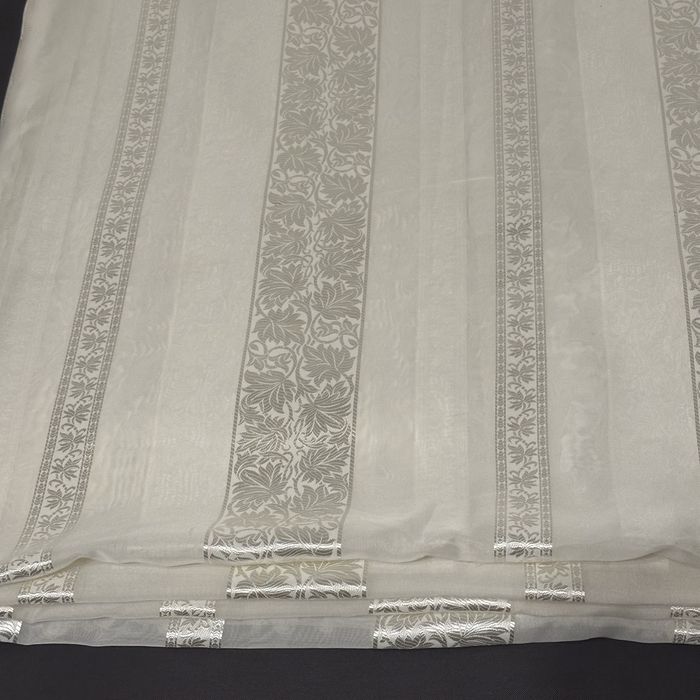 Белая тюль с орнаментом