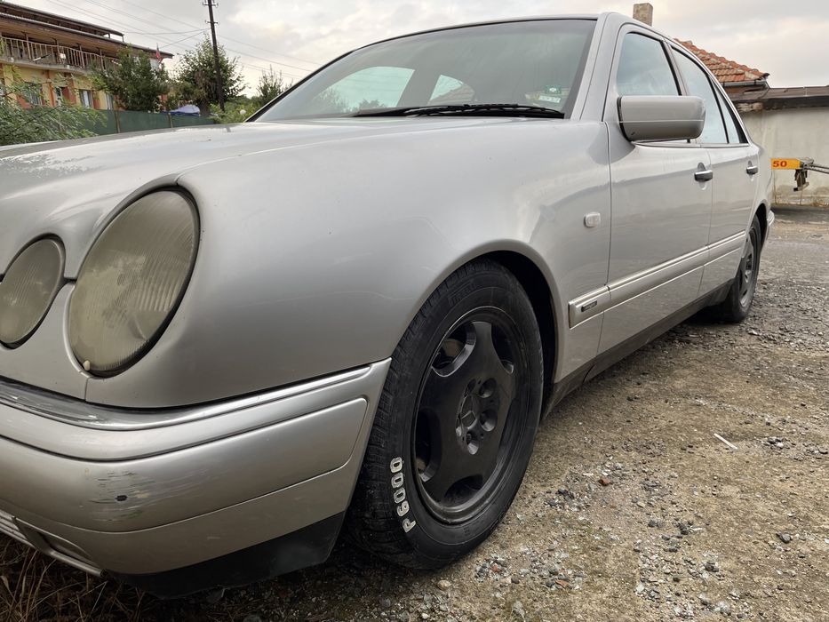 Мерцедес е250тд 1999г На Части