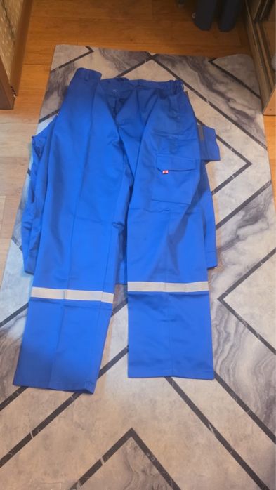 Продам спец одежду