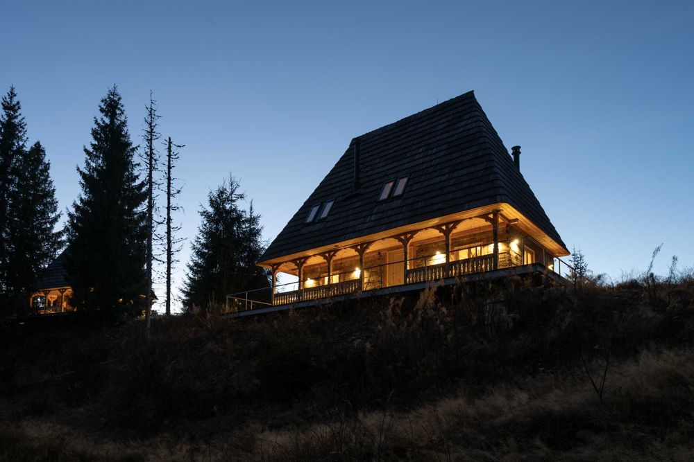 Cel mai frumos eco resort din Apuseni este disponibil