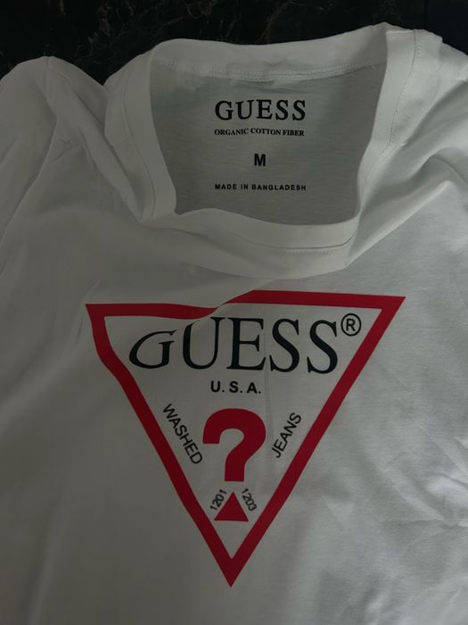 GUESS НОВИ Дамски тениски, М