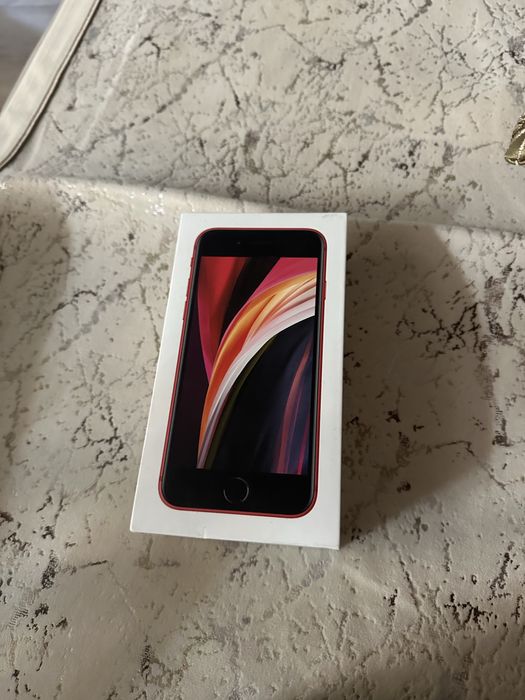 Продам iphone se8 в новом состоянии